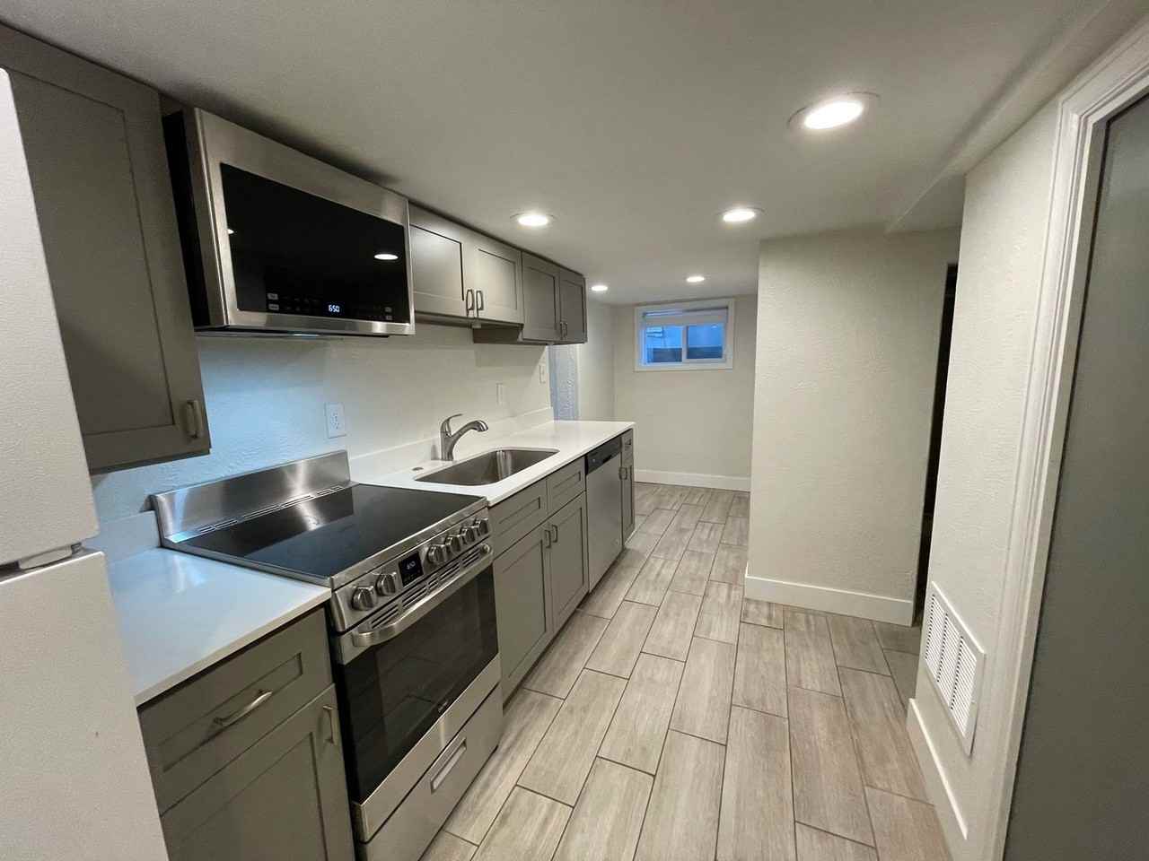 3229 S Lincoln St #B - Photo 3 of 23