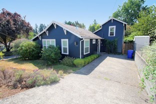 320 Sw Carson St - Photo 1 of 1