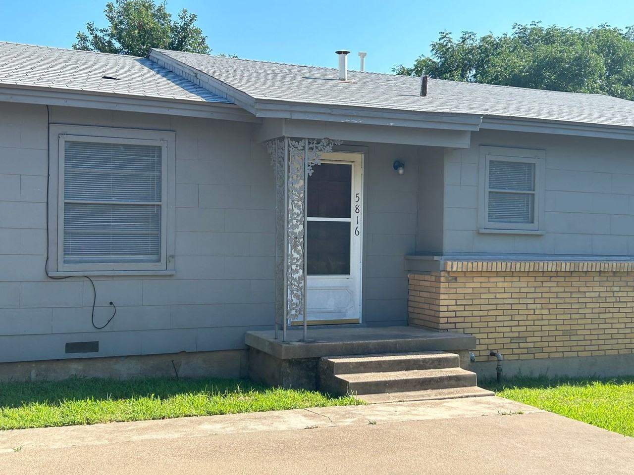 5816 White Settlement Rd - Photo 2 of 11