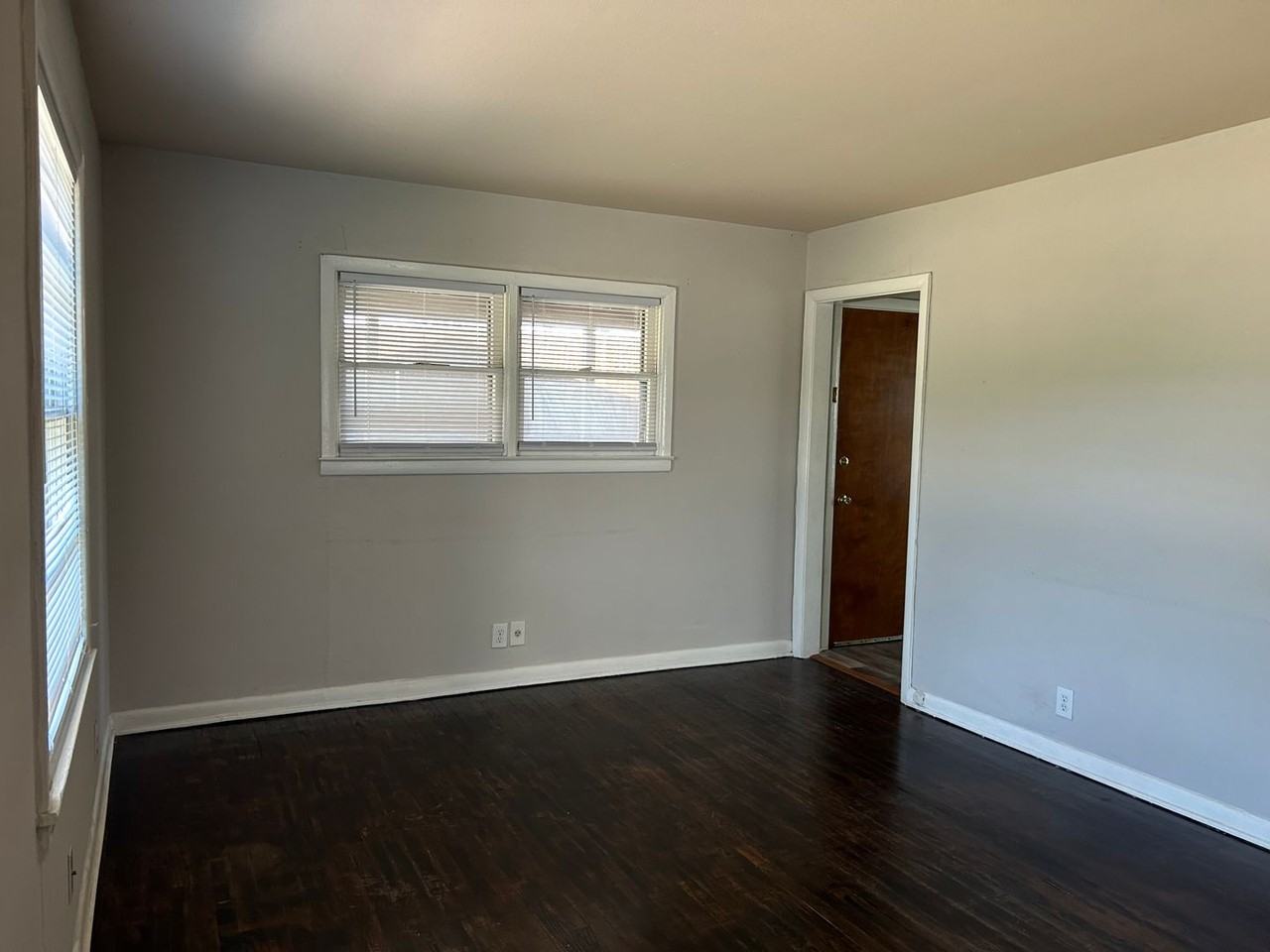 5816 White Settlement Rd - Photo 3 of 11