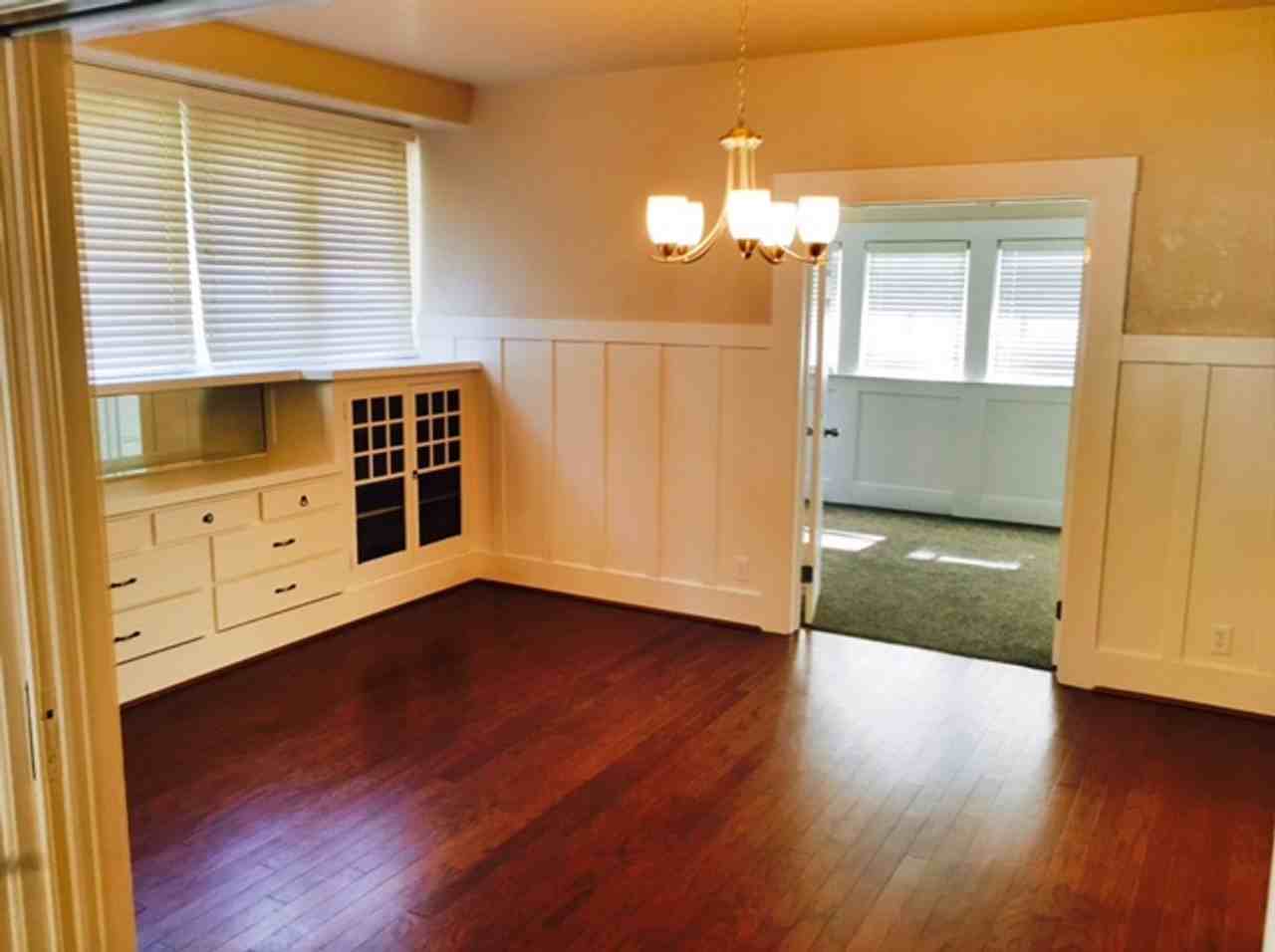 224 N Van Ness Ave - Photo 2 of 12