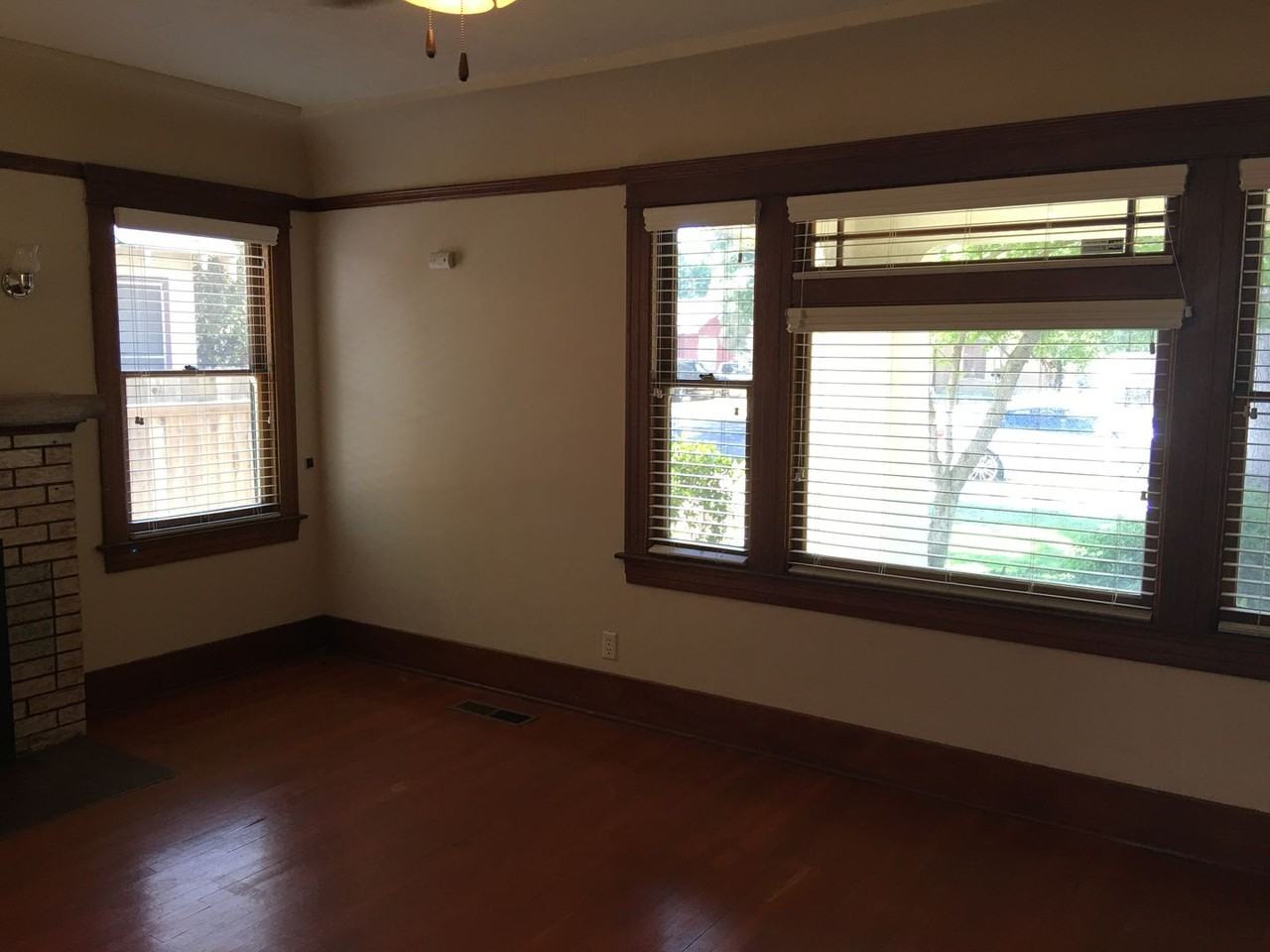 1570 N Poplar Ave - Photo 4 of 5