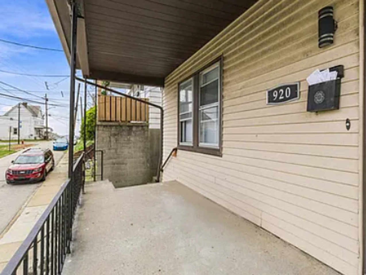 920 Freeland St - Photo 7 of 22