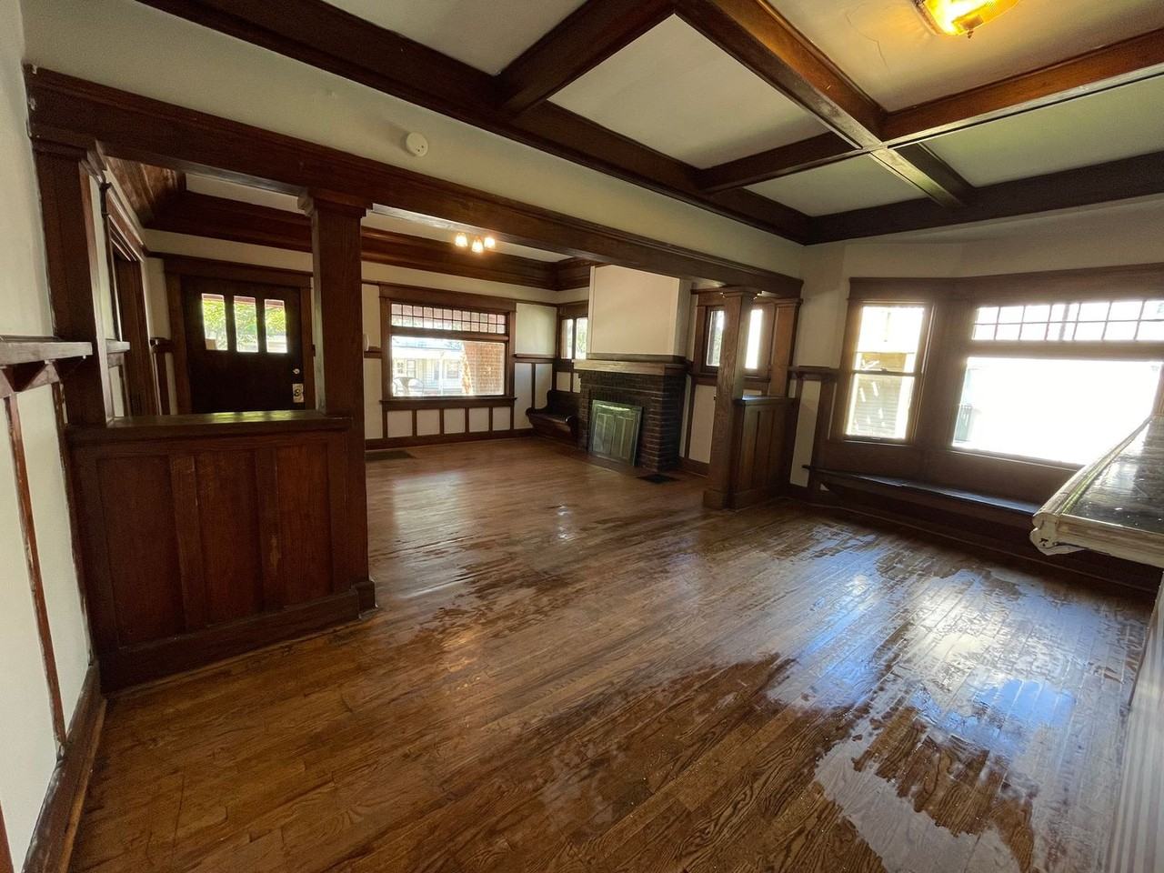 214 W Lutz Ave - Photo 2 of 38