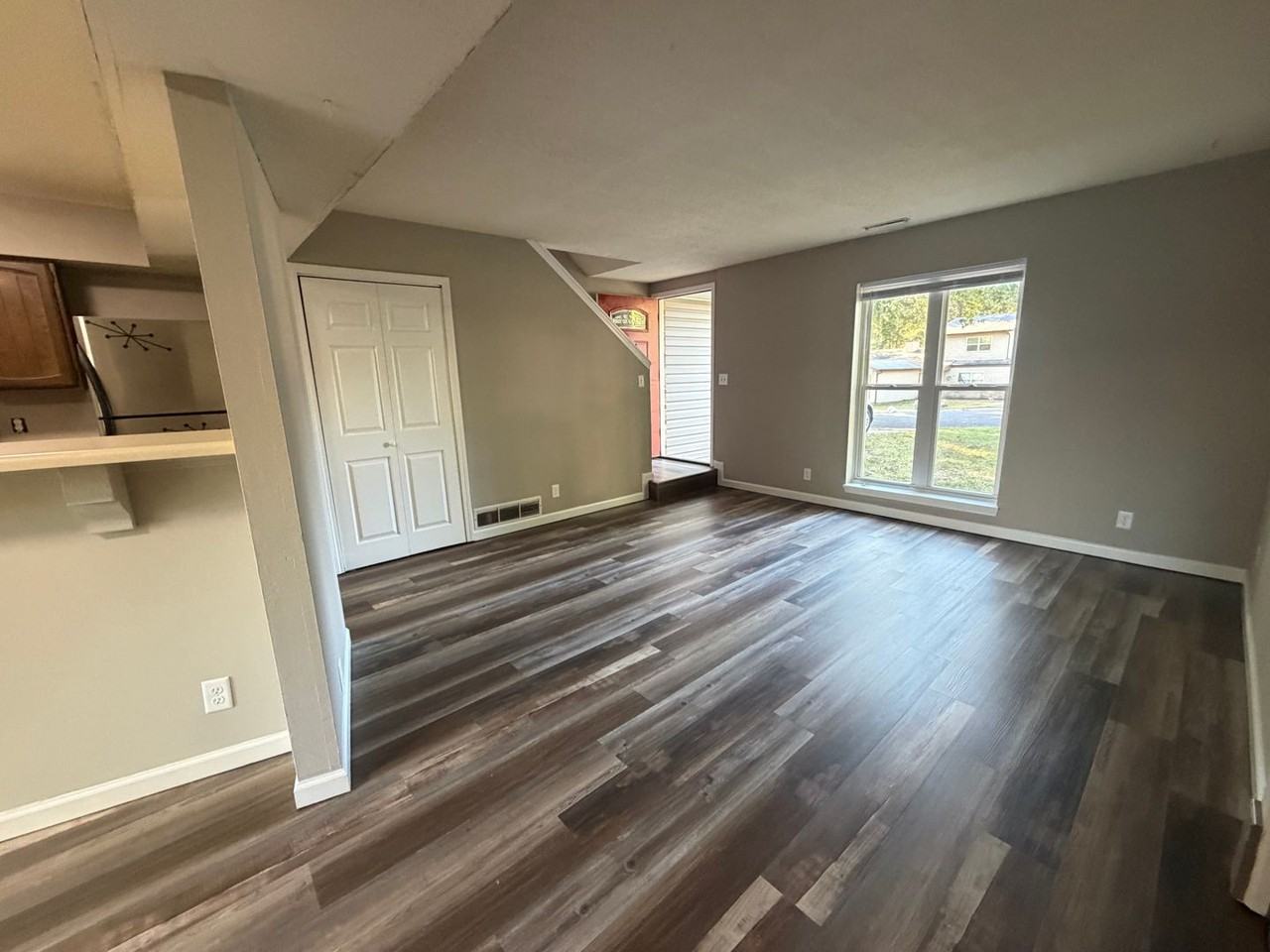 4615 W Knox Dr - Photo 2 of 11