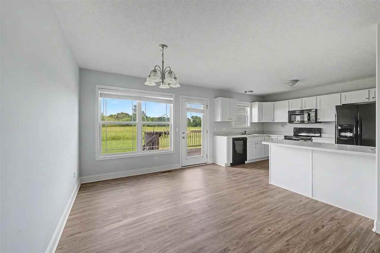 680 Northridge Dr - Photo 4 of 14