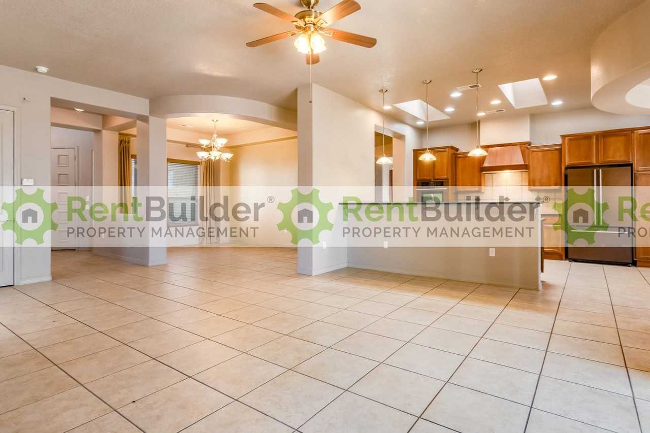 2804 Vista De Colinas Ct Se - Photo 5 of 26