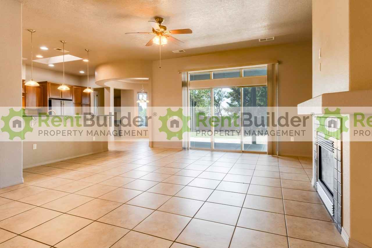 2804 Vista De Colinas Ct Se - Photo 6 of 26
