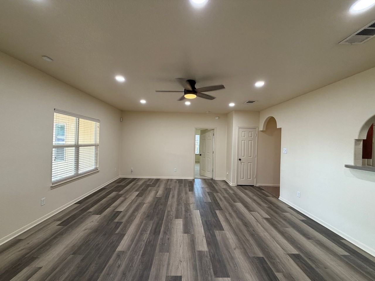 2900 Alamocitos Creek Dr - Photo 4 of 36