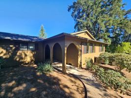 featured image of 2323 Sw Elmwood Dr