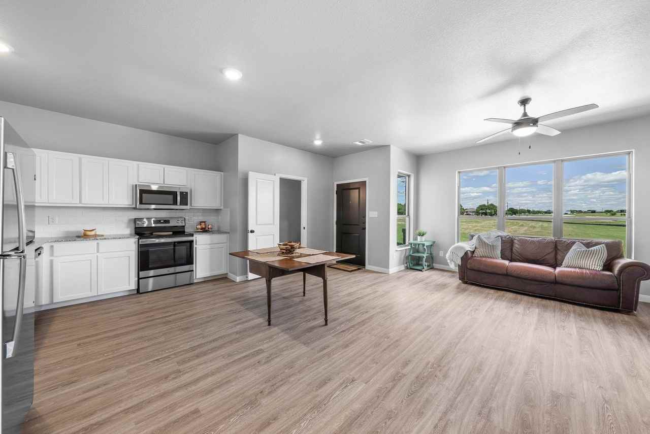 744 Meiomi Dr - Photo 3 of 6