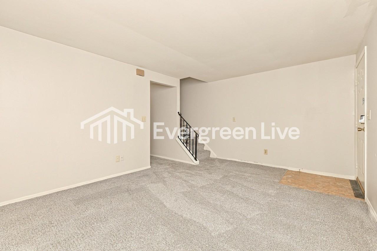 8123 Mount Aetna St - Photo 3 of 15