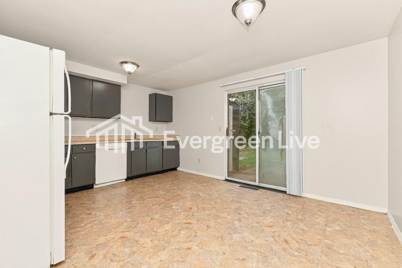 8123 Mount Aetna St - Photo 6 of 15