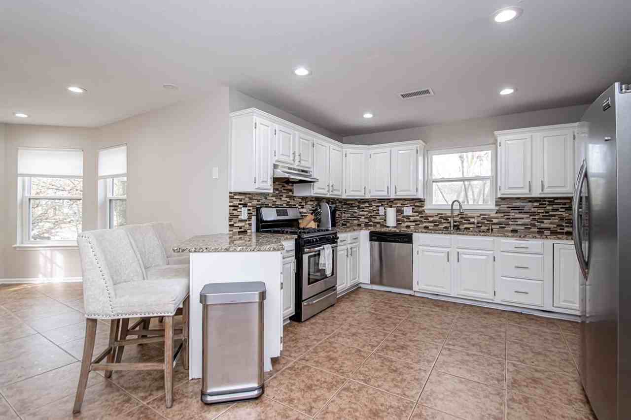 4301 Sam Peck Rd - Photo 3 of 47
