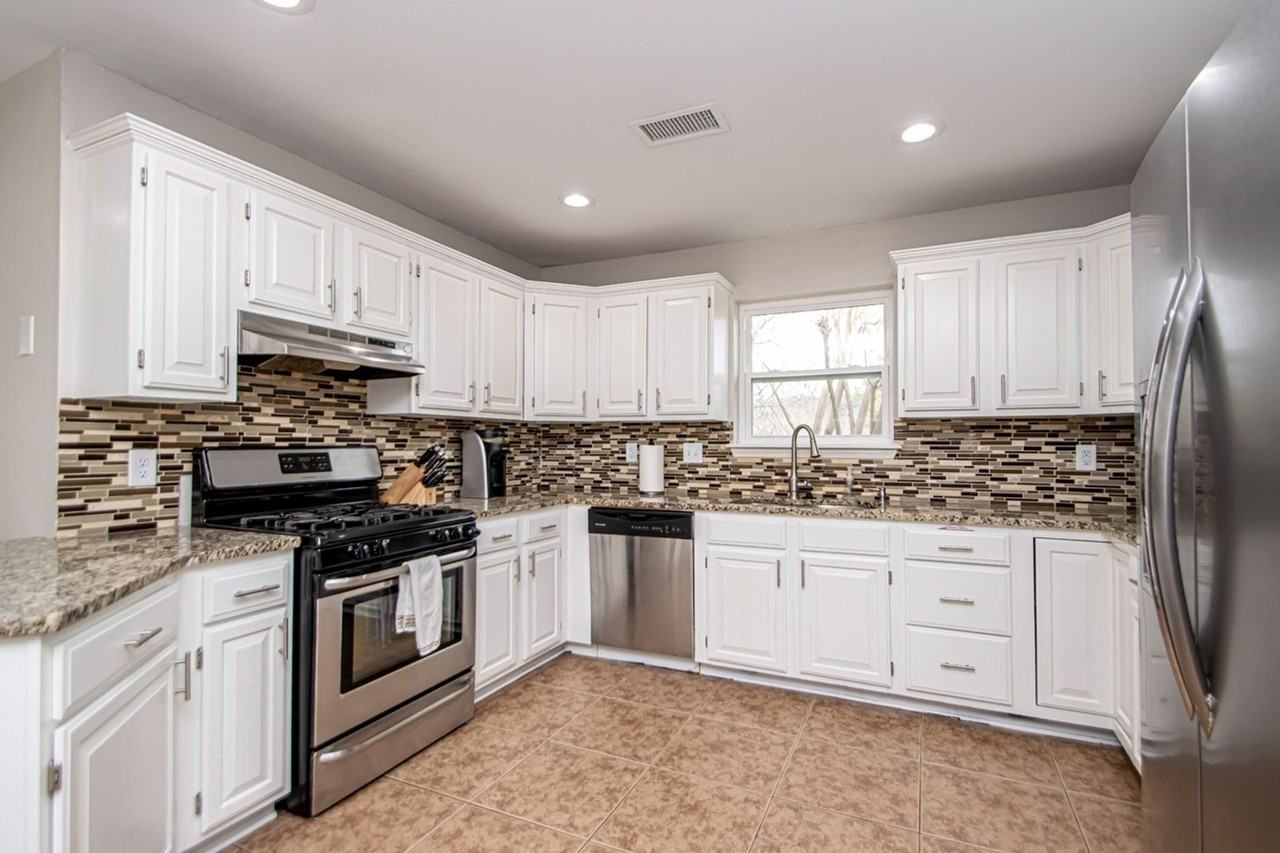 4301 Sam Peck Rd - Photo 4 of 47