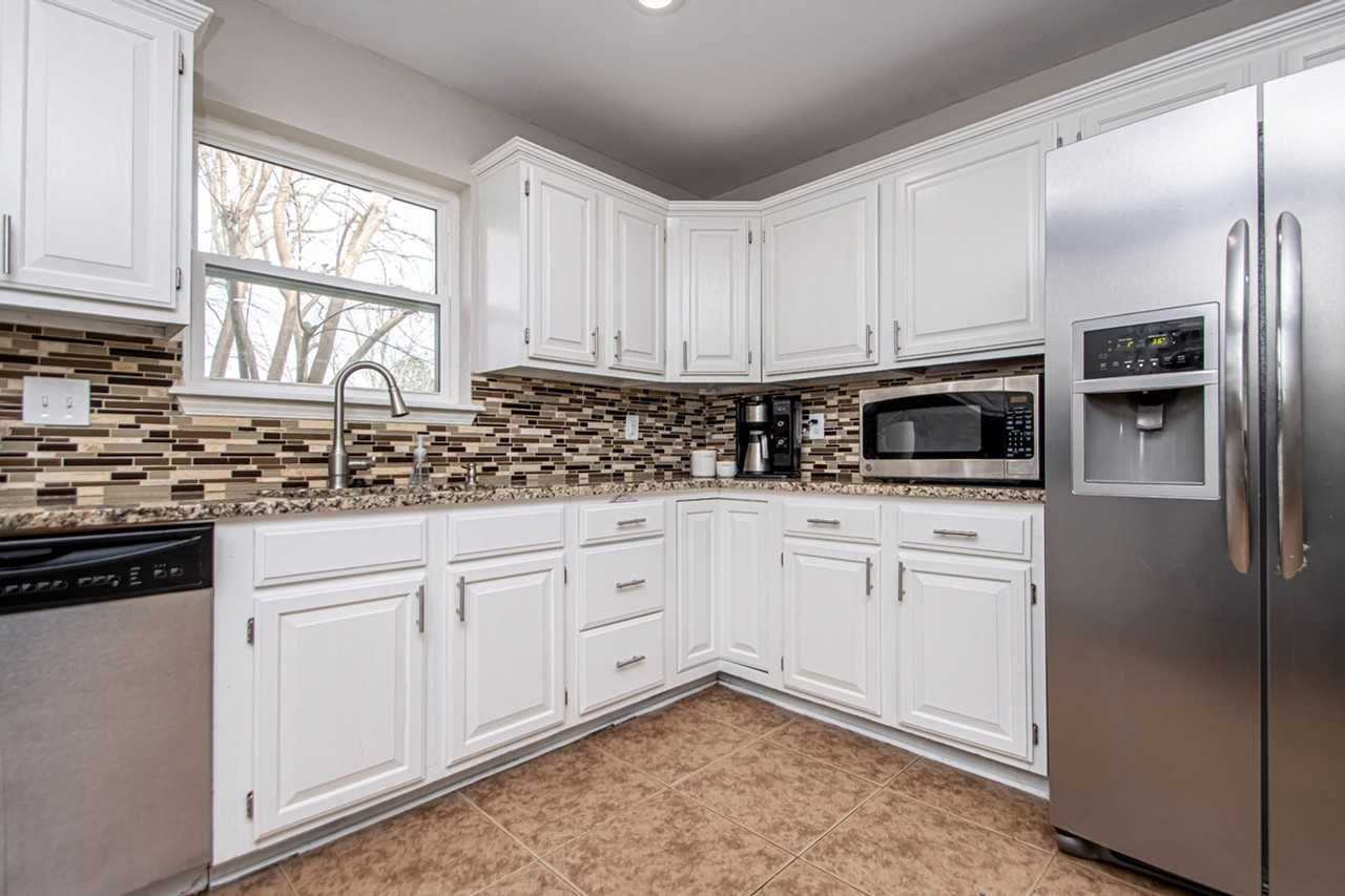 4301 Sam Peck Rd - Photo 5 of 47