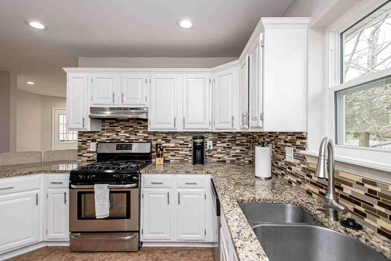 4301 Sam Peck Rd - Photo 6 of 47