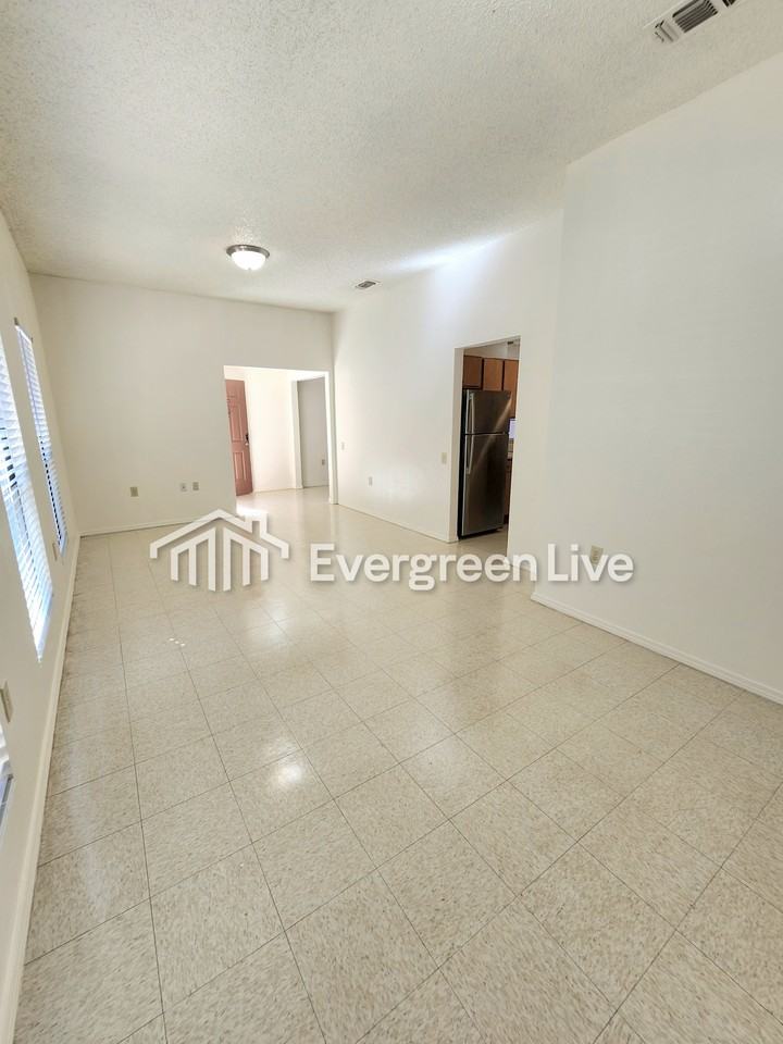 2172 Santa Clara Ct - Photo 4 of 23