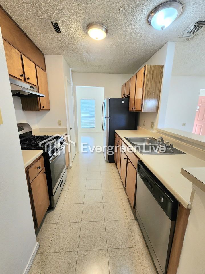 2172 Santa Clara Ct - Photo 6 of 23