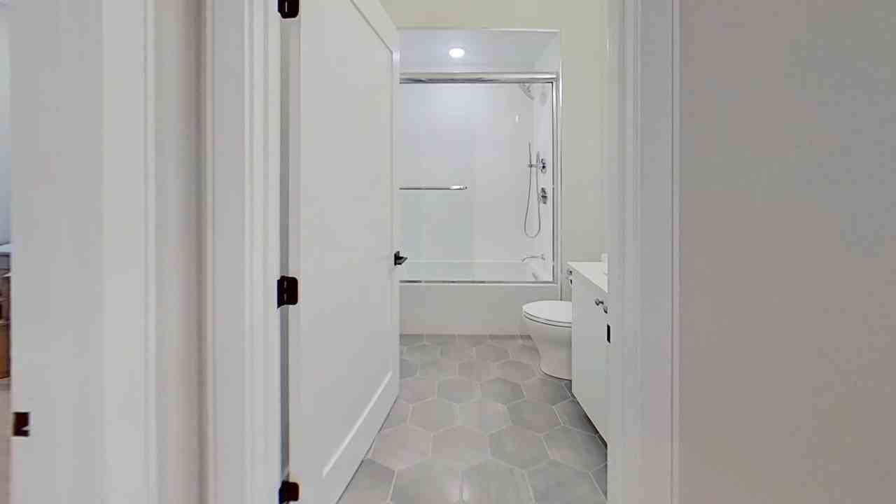 106A Warren St - Photo 3 of 8