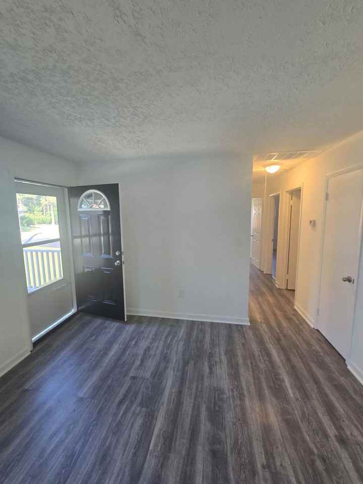 25039 Balsam Ln - Photo 5 of 29