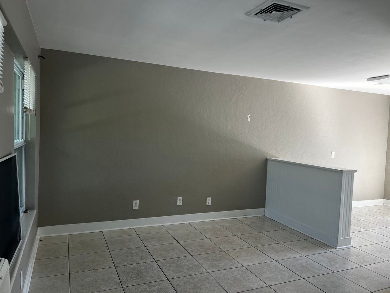 4920 York St - Photo 2 of 16