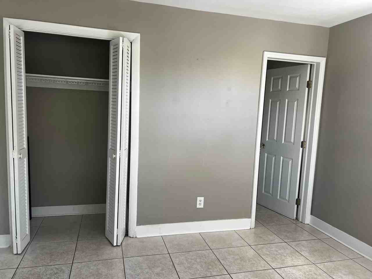 4920 York St - Photo 6 of 16