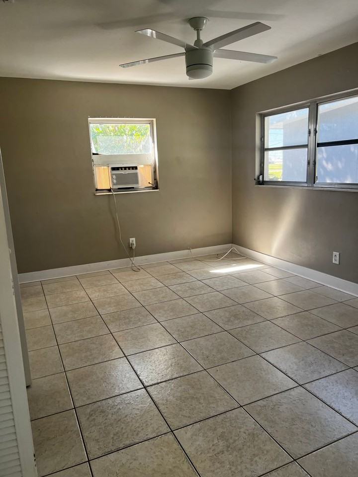4920 York St - Photo 7 of 16