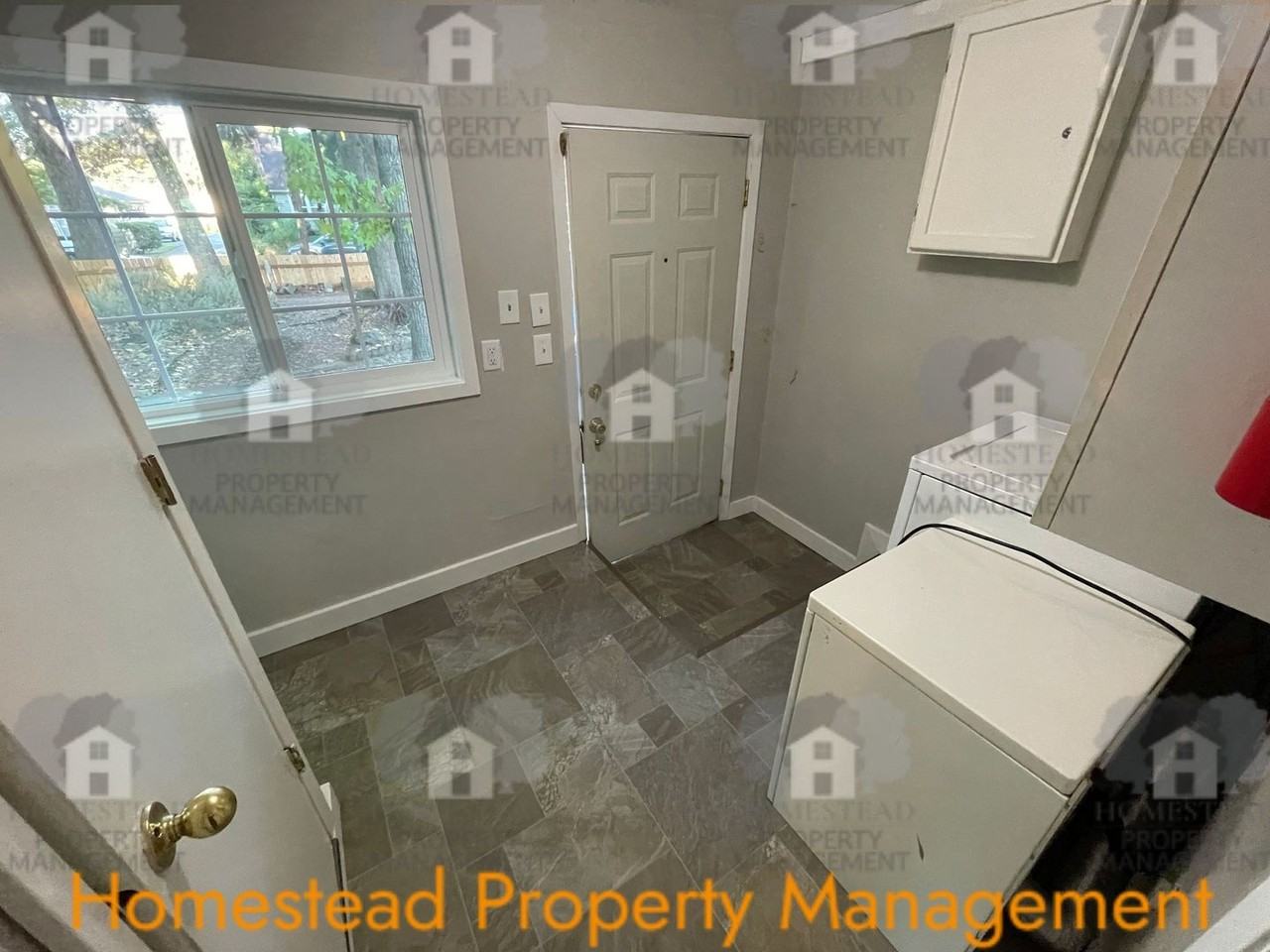 1805 Market St Ne - Photo 5 of 15
