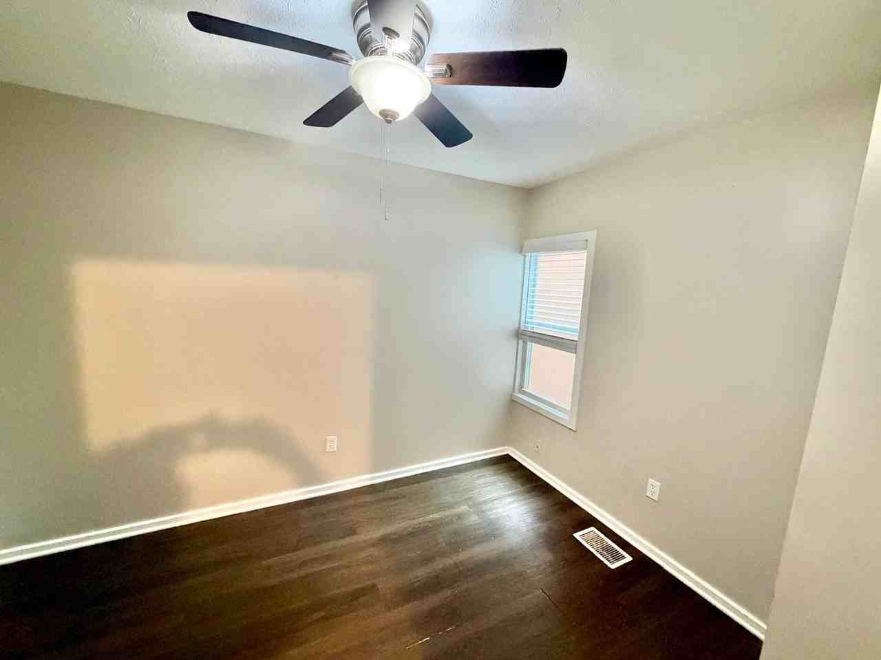 1349 S Preston St - Photo 4 of 10