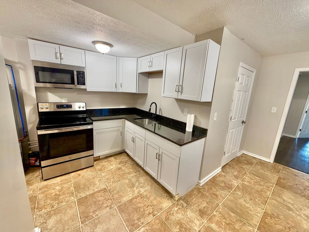 1349 S Preston St - Photo 6 of 10