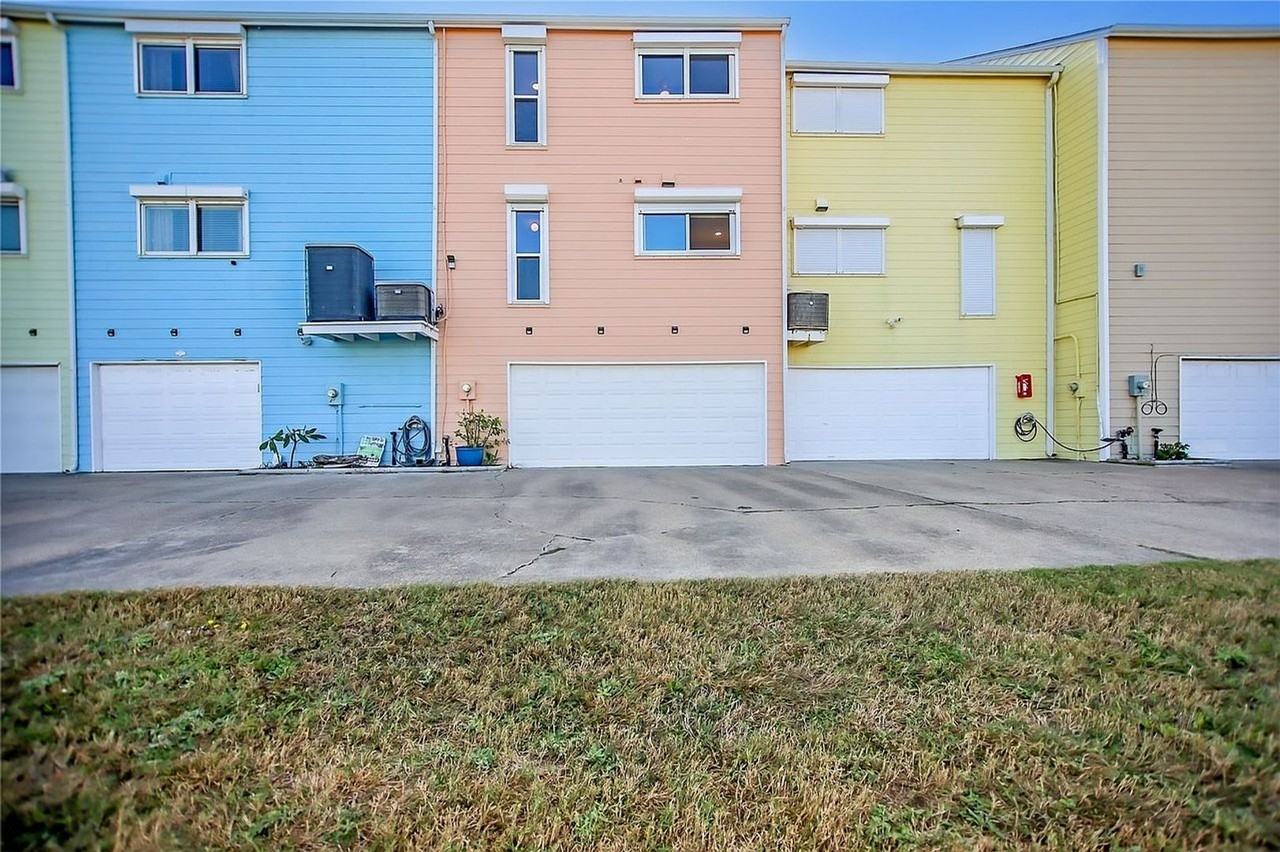 8316 Seawall Blvd #5 - Photo 5 of 28