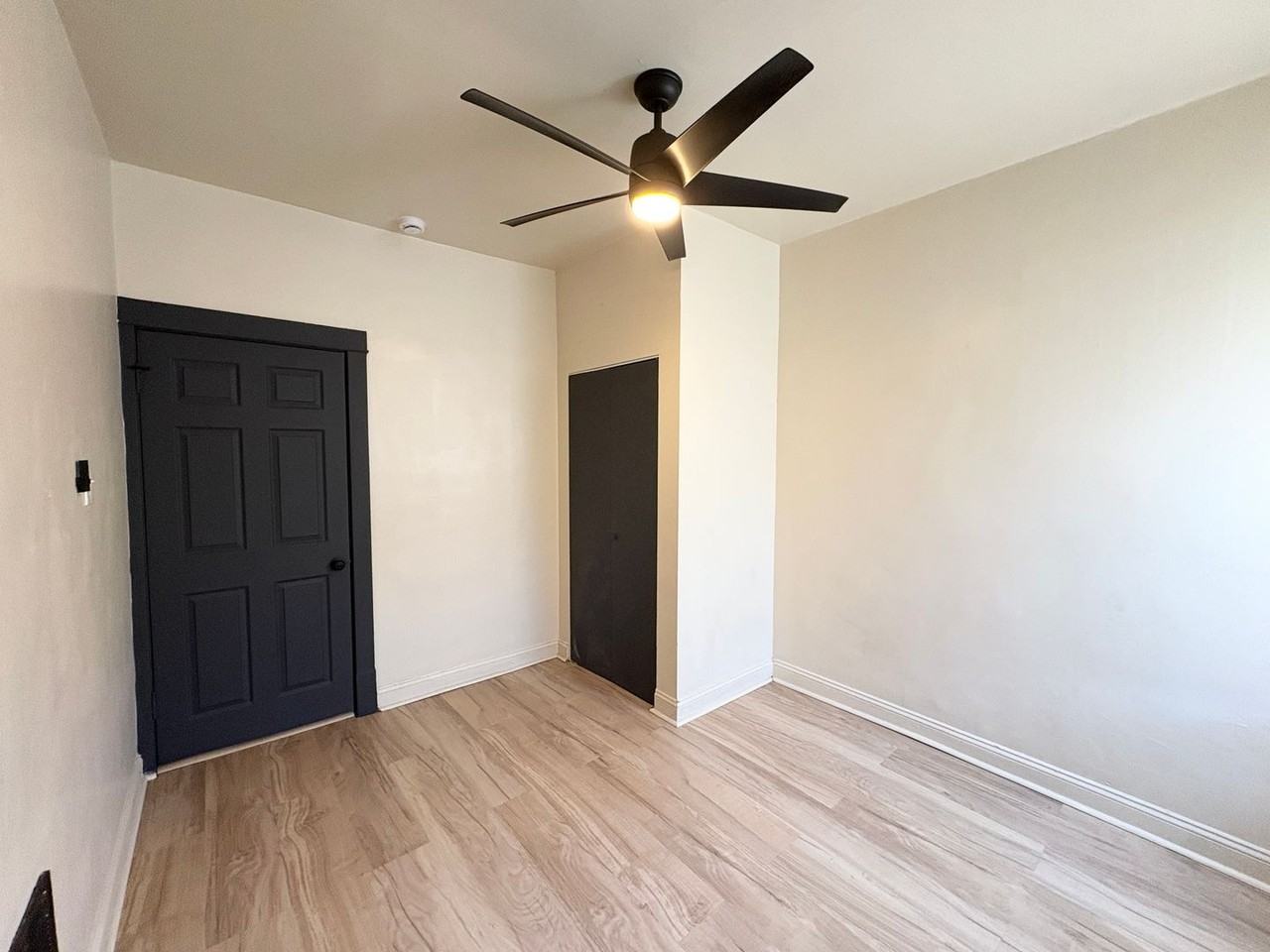4521 Pennsylvania Ave - Photo 5 of 9