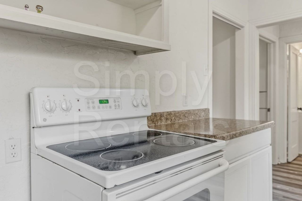 834 Brinker St - Photo 4 of 23