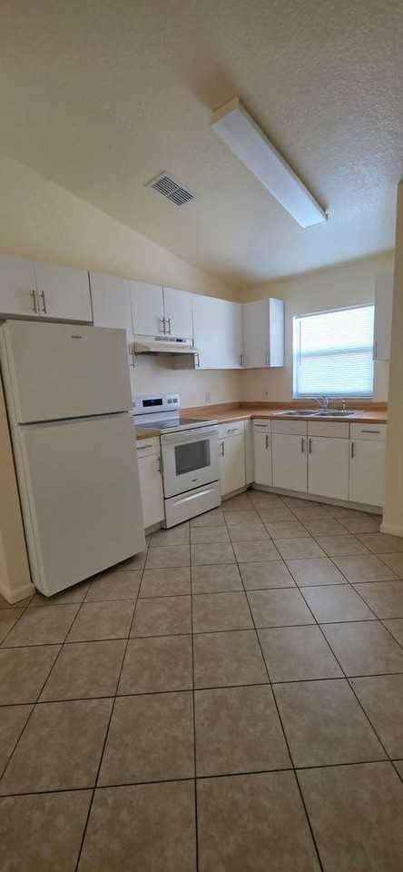 8365 Omaha Cir - Photo 5 of 12