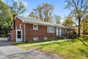 featured image of 432 Roanoke St E