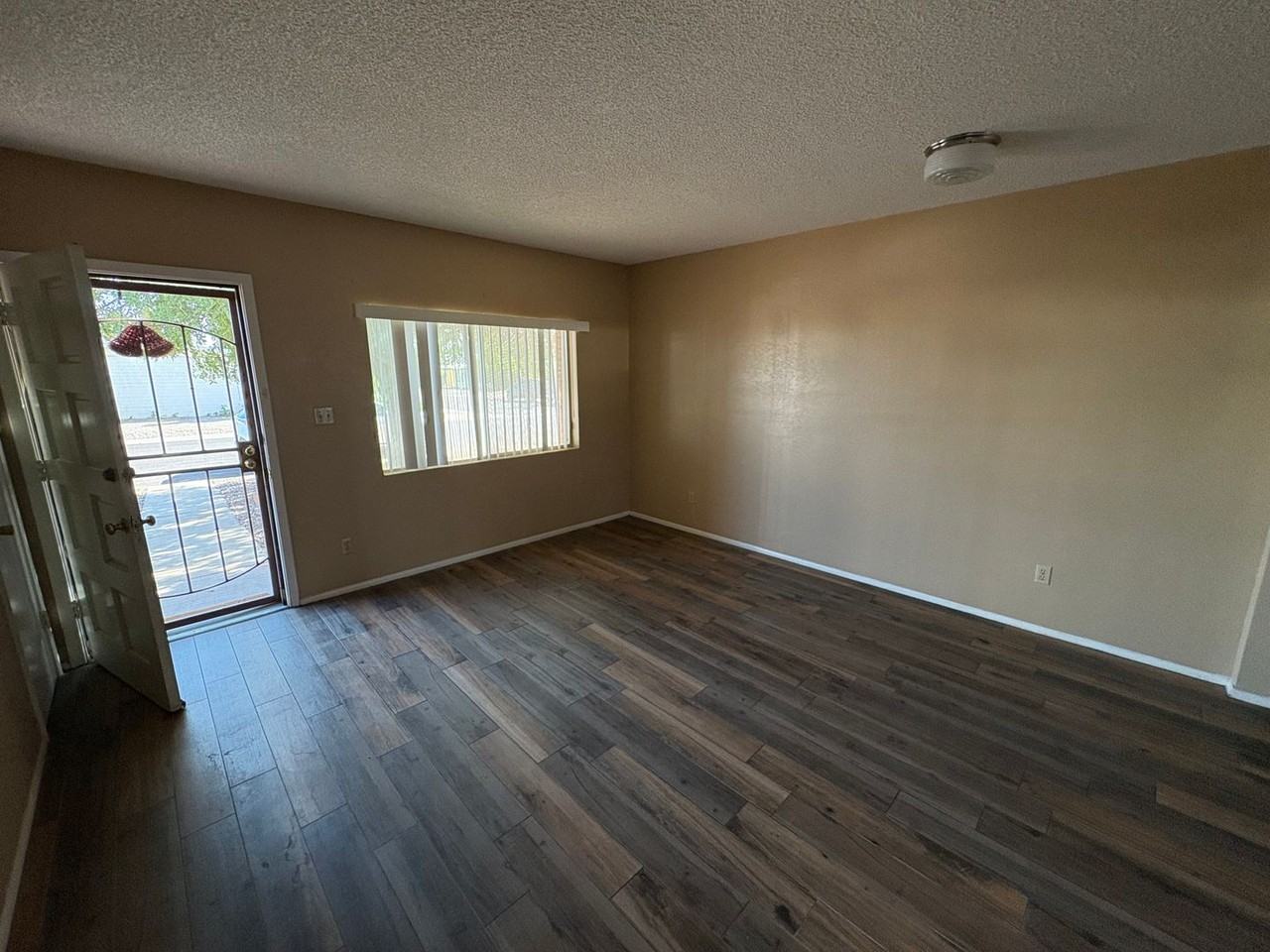 11214 W Nevada Ave - Photo 2 of 10