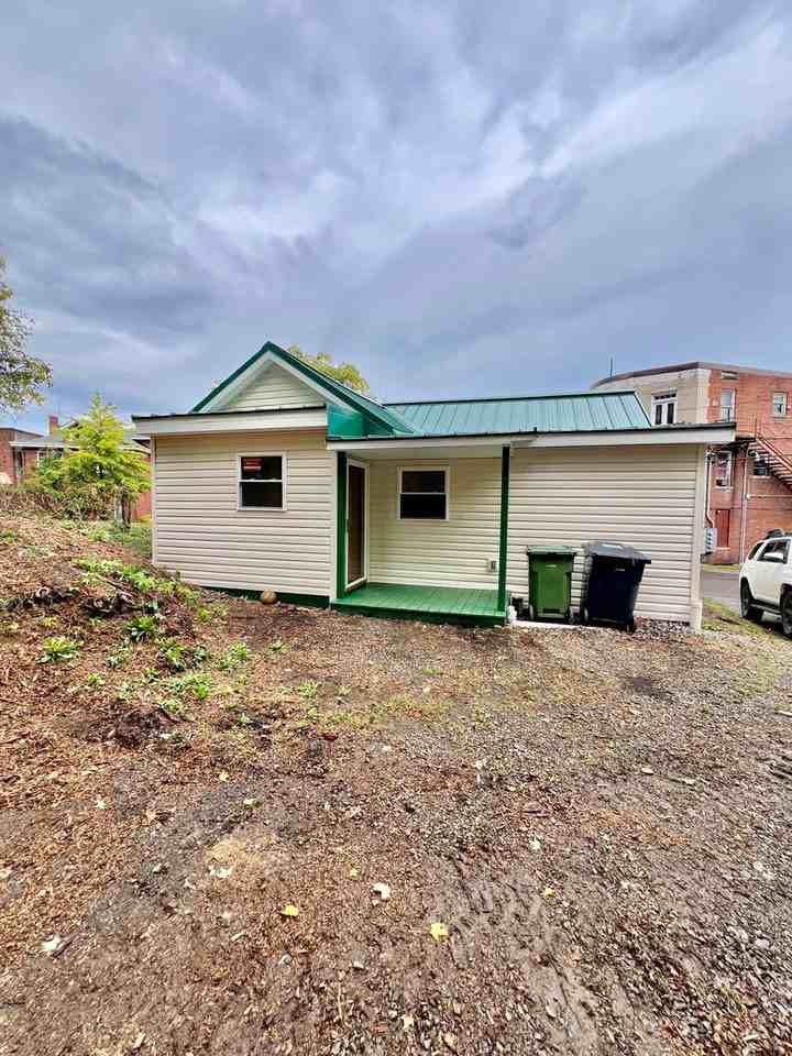400 White Ave - Photo 4 of 16