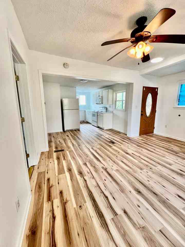 400 White Ave - Photo 6 of 16