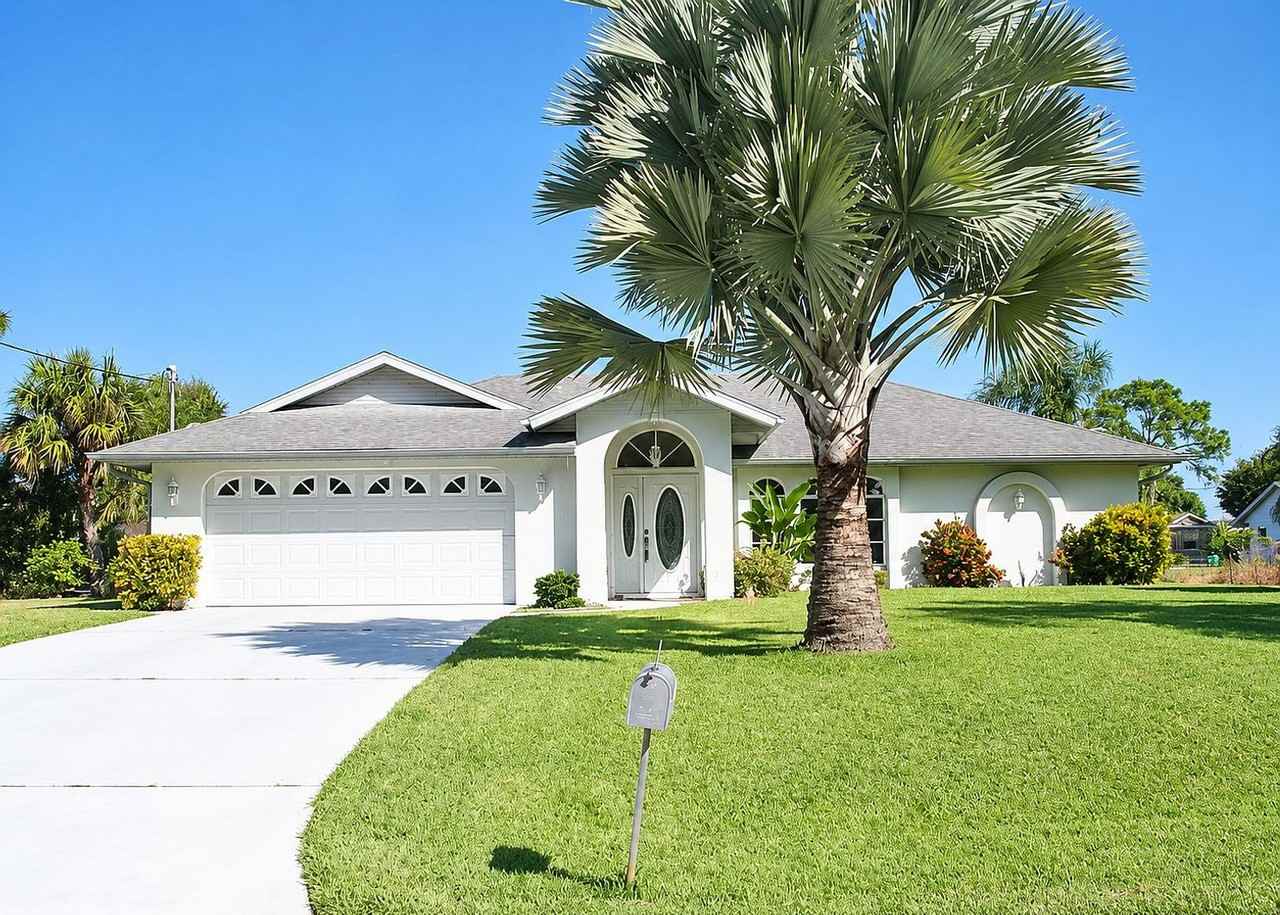 2583 Oberon Rd