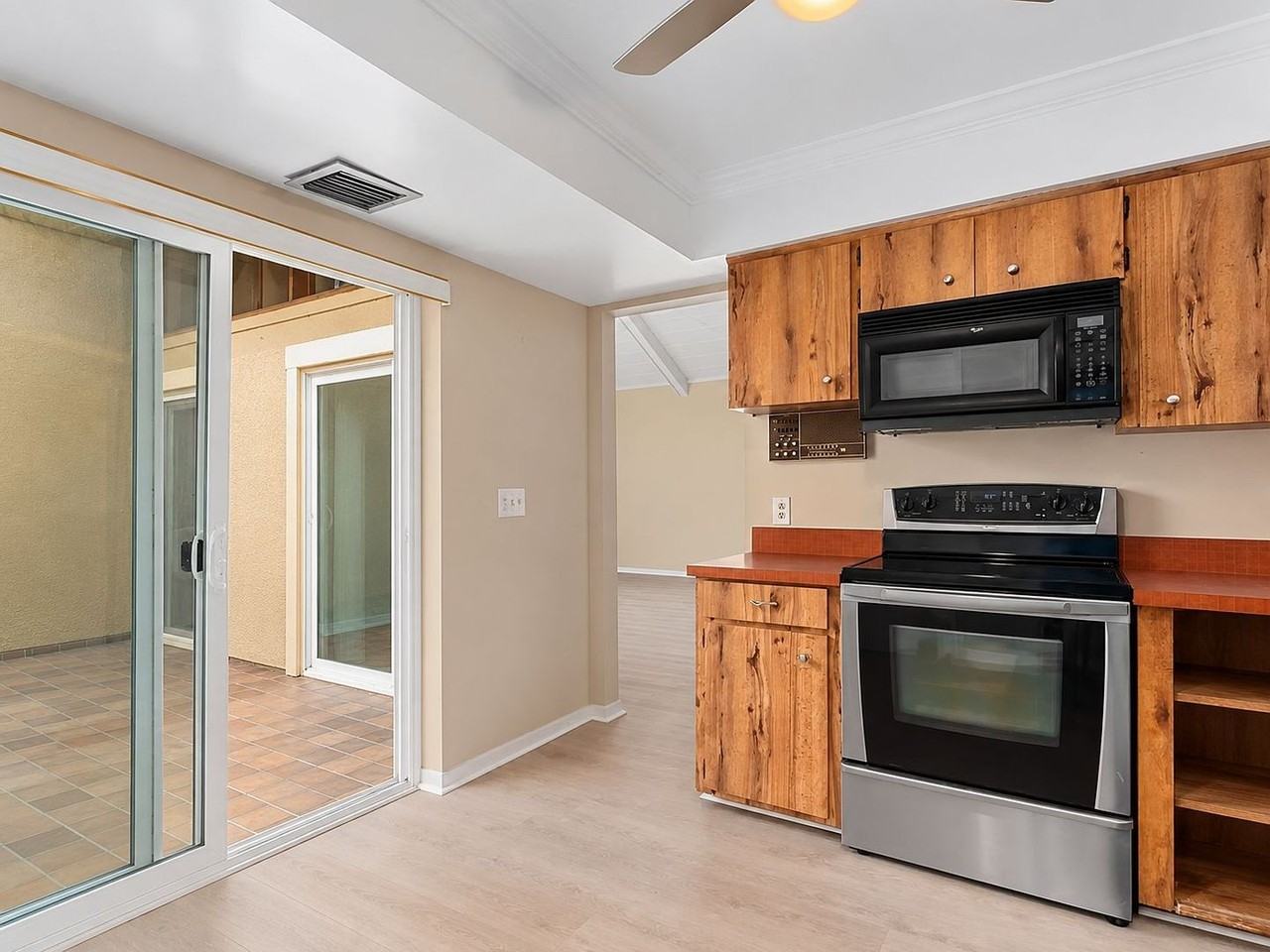 5053 Maui Cir #14 - Photo 7 of 19