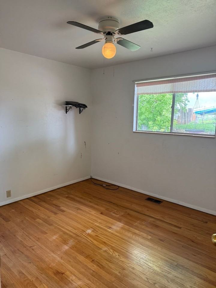821 E 3rd St - Photo 6 of 13