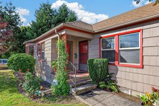 653 Ne 4th St - Photo 1 of 1