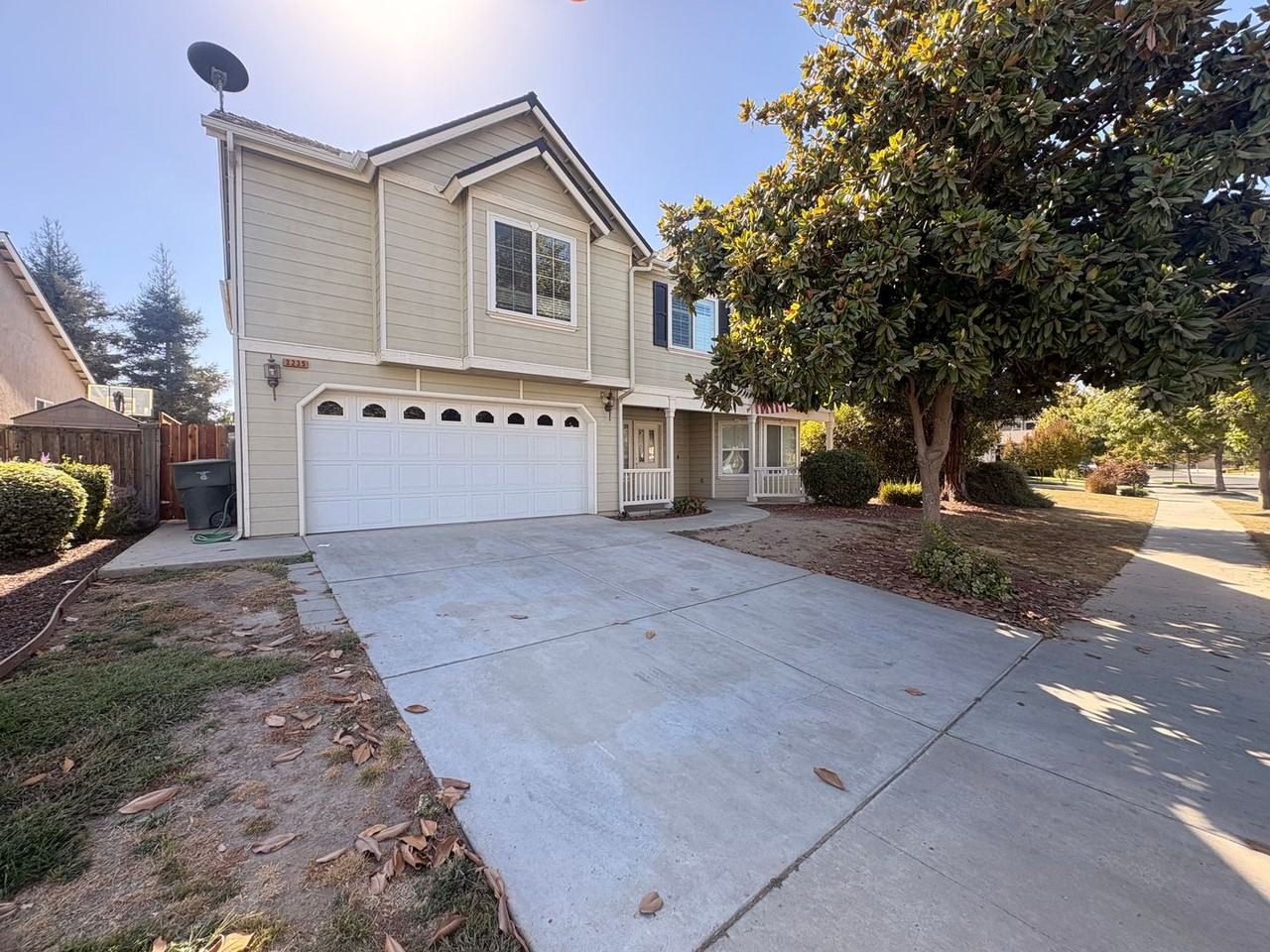 3235 W Connelly Ave - Photo 2 of 27