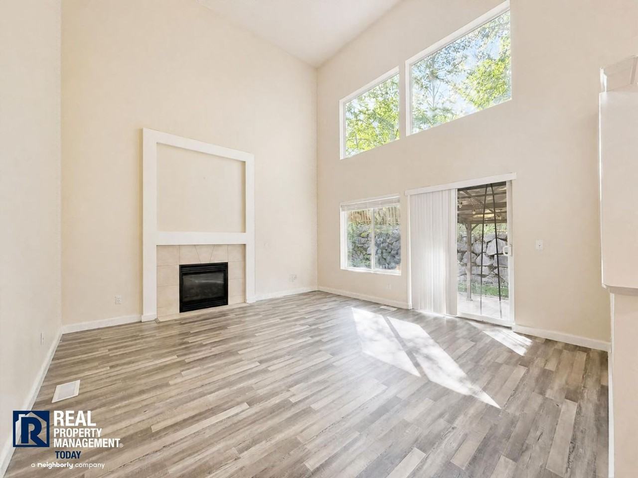 22611 41st Pl S - Photo 3 of 23