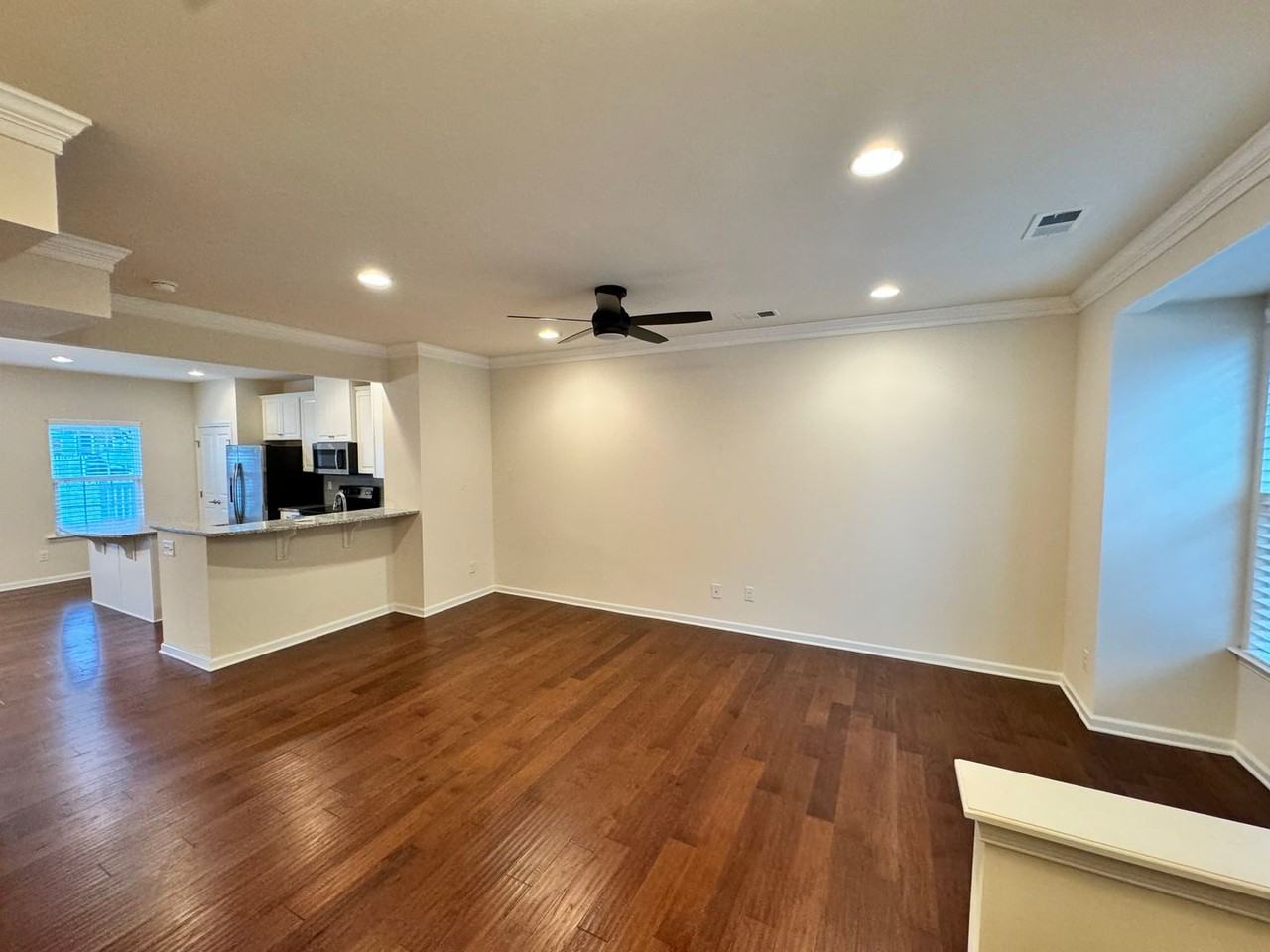 4407 Glasgow Rd - Photo 5 of 14