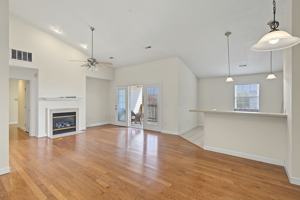 featured image of 3856 Thornhill Dr