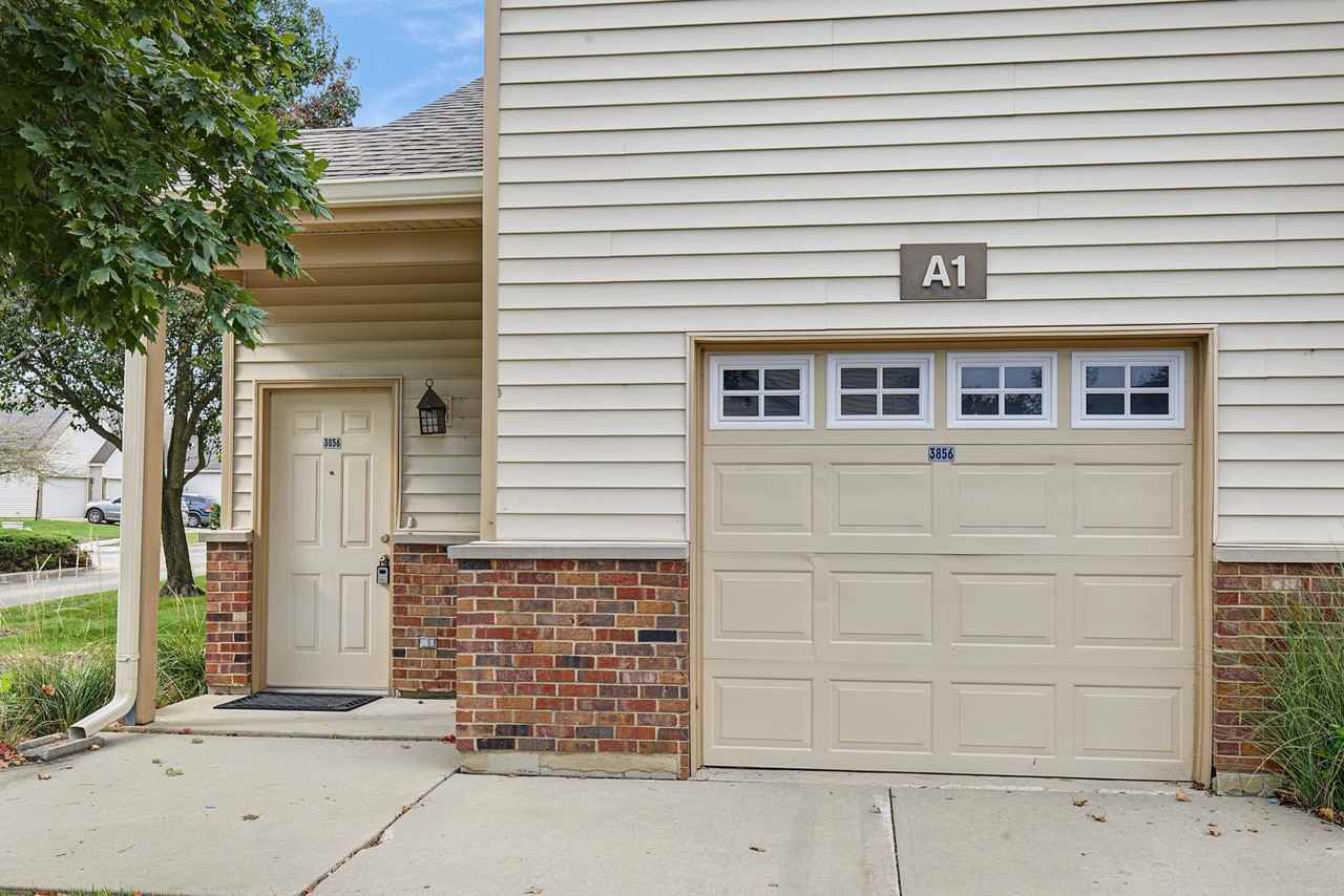 3856 Thornhill Dr - Photo 5 of 36