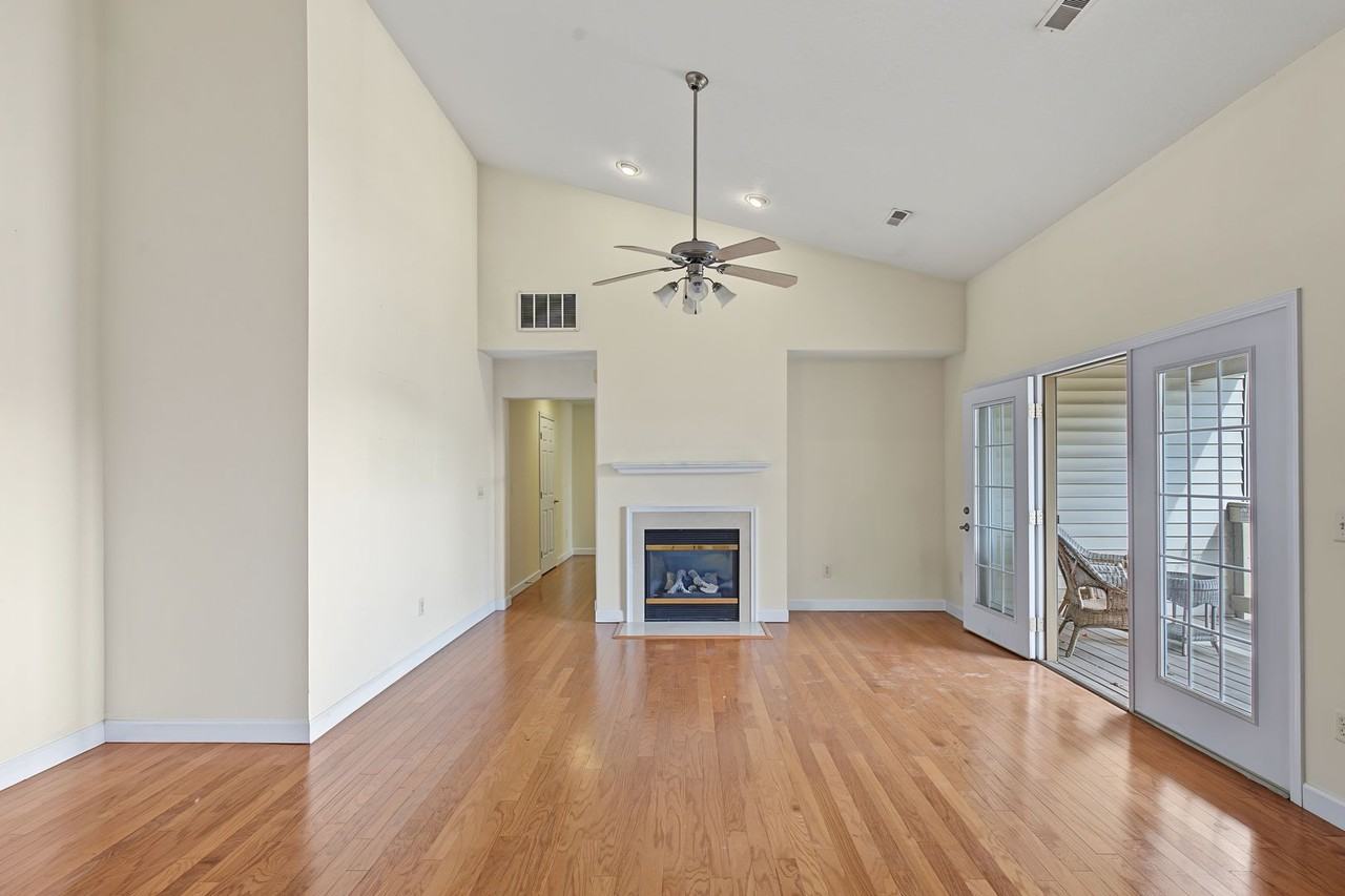 3856 Thornhill Dr - Photo 7 of 36