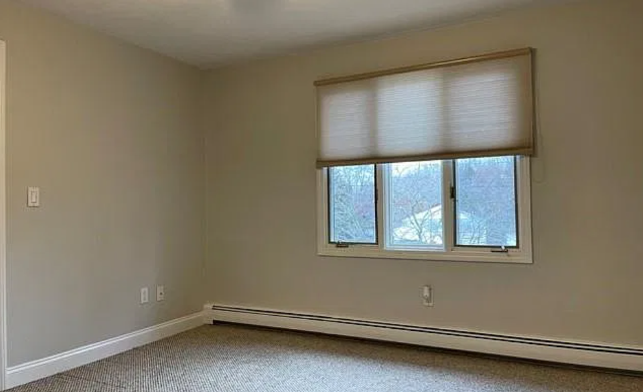 300 Old County Rd - Photo 5 of 5